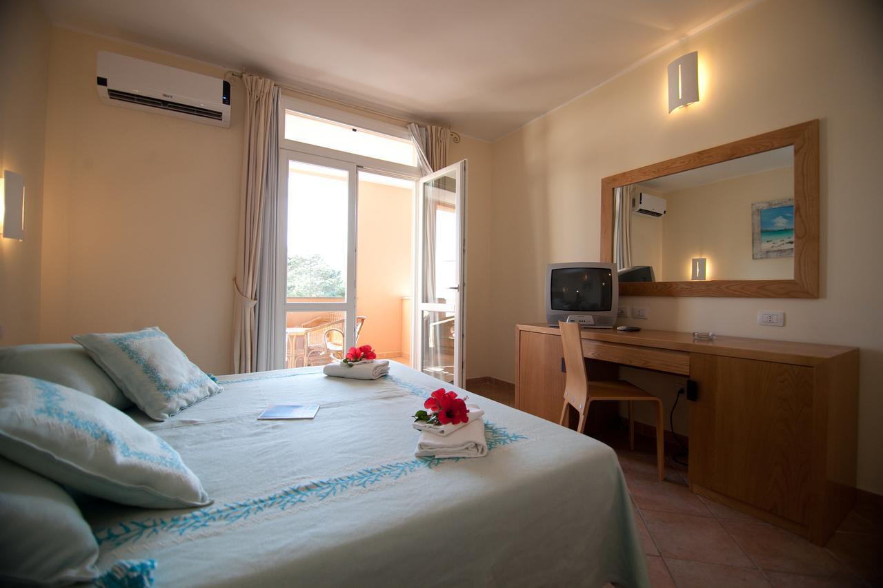 Club Esse Roccaruja Hotel Stintino Buitenkant foto